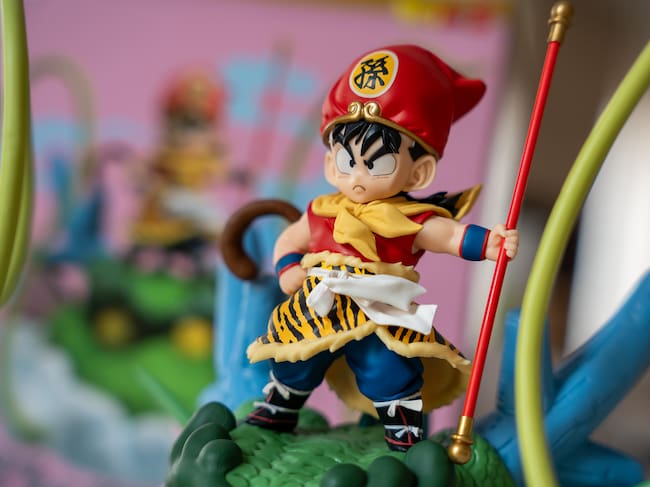 Gohan sobre Shenron en escena inolvidable