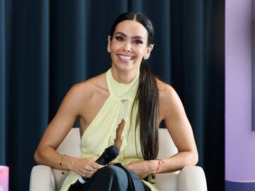 Las pistas que ha ido dando Cristina Pedroche sobre su vestido para las Campanadas: del tamaño al color y otras sorpresas