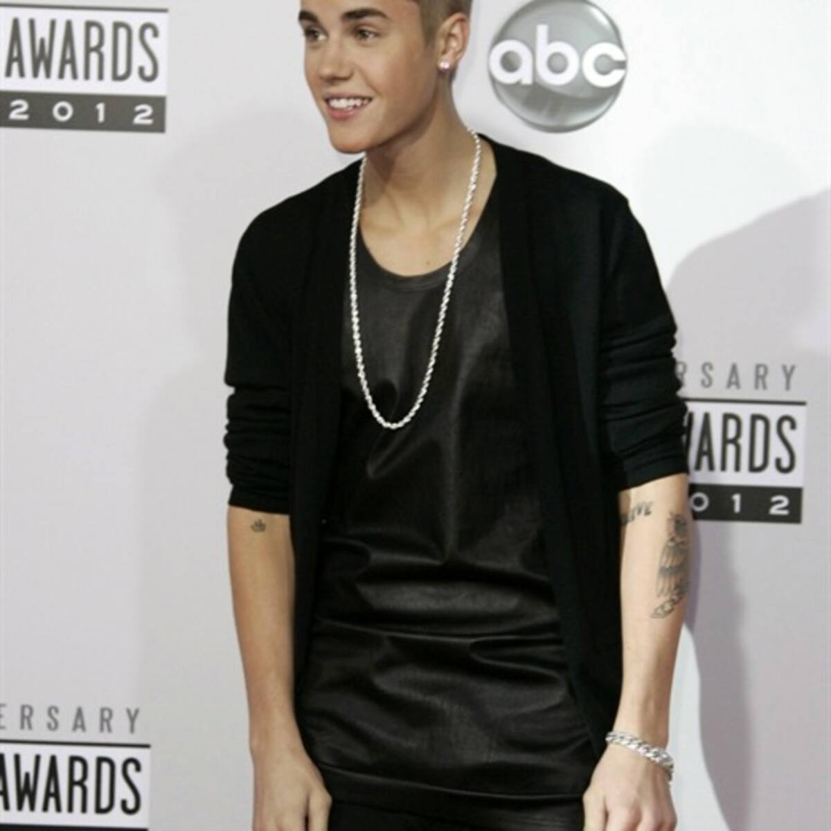 Justin Bieber desmiente que va a rehabilitación