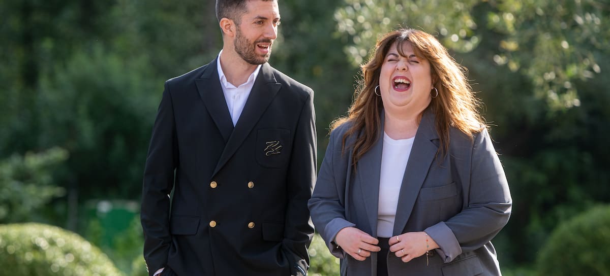 Lala Chus en mitad de un ataque de risa junto a David Broncano en la recepción de los Premios Ondas 2024.