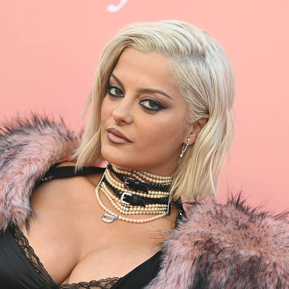 Bebe Rexha rompe a llorar al celebrar su último logro en Estados Unidos con 'New Religion': “Esto se siente como un renacimiento”