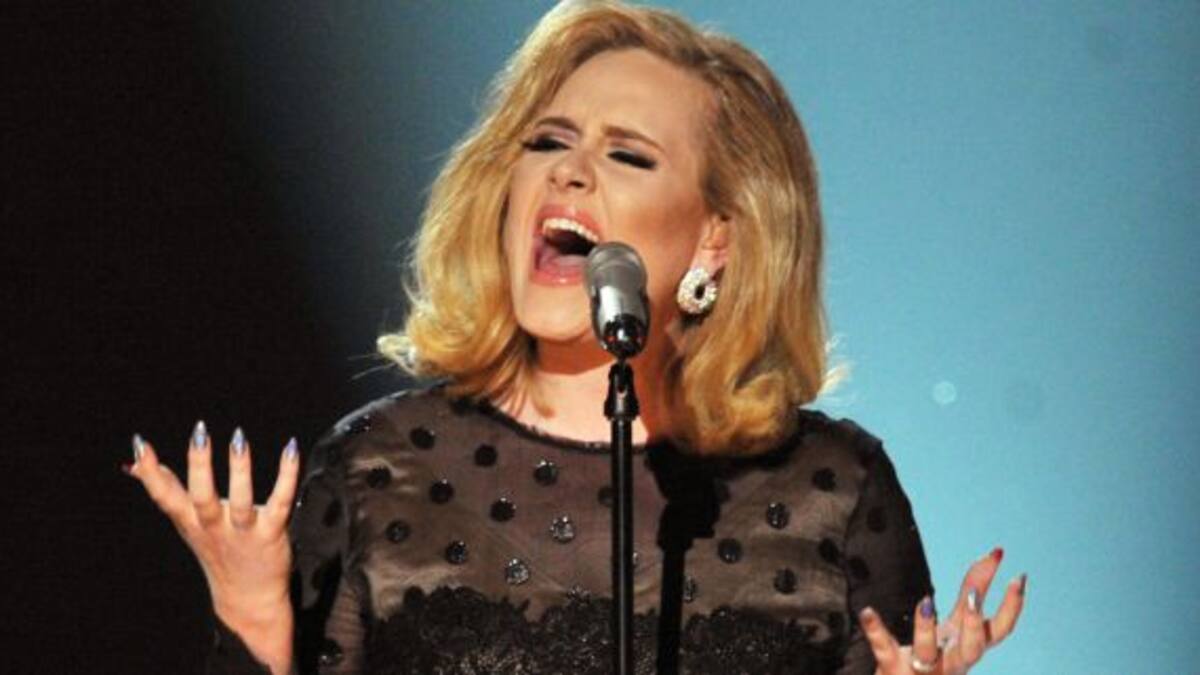 Adele celebró sus 29 años con un cambio de look