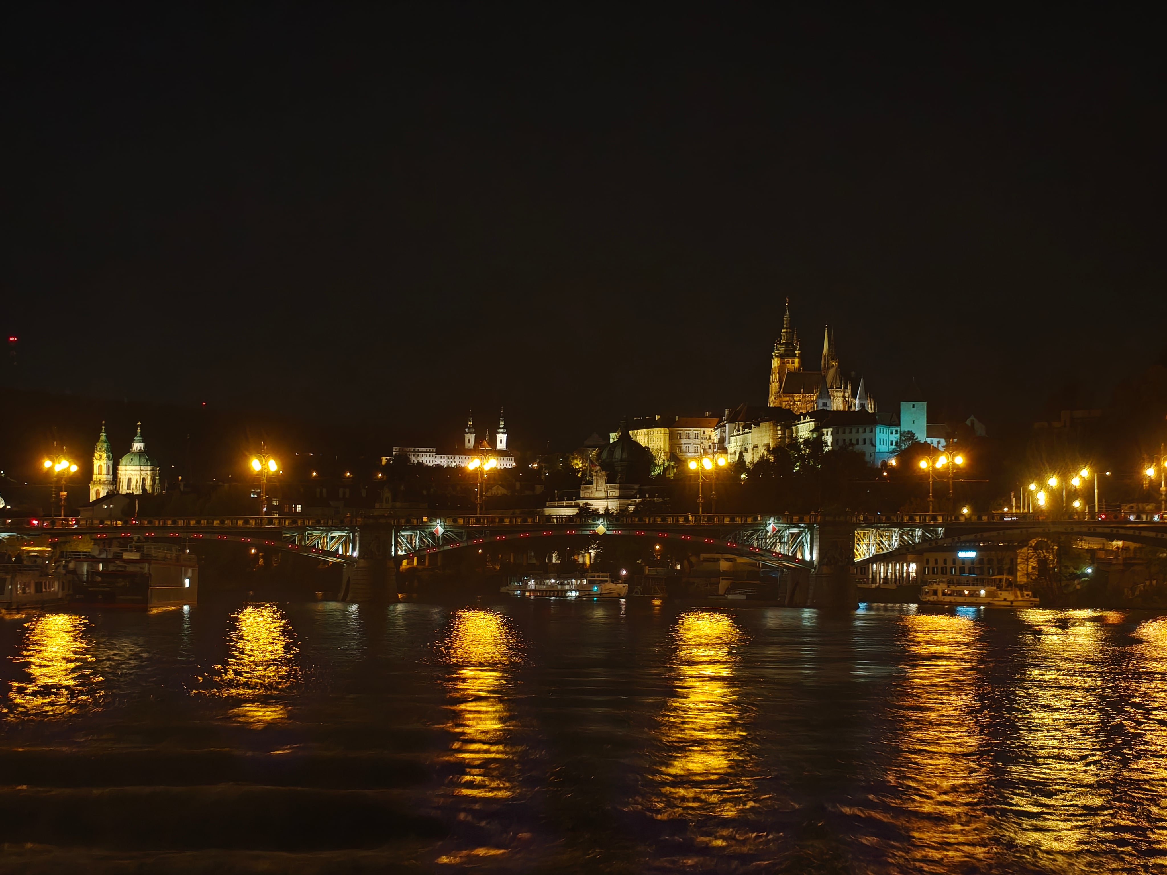 Praga a través de las cámaras de OnePlus 15