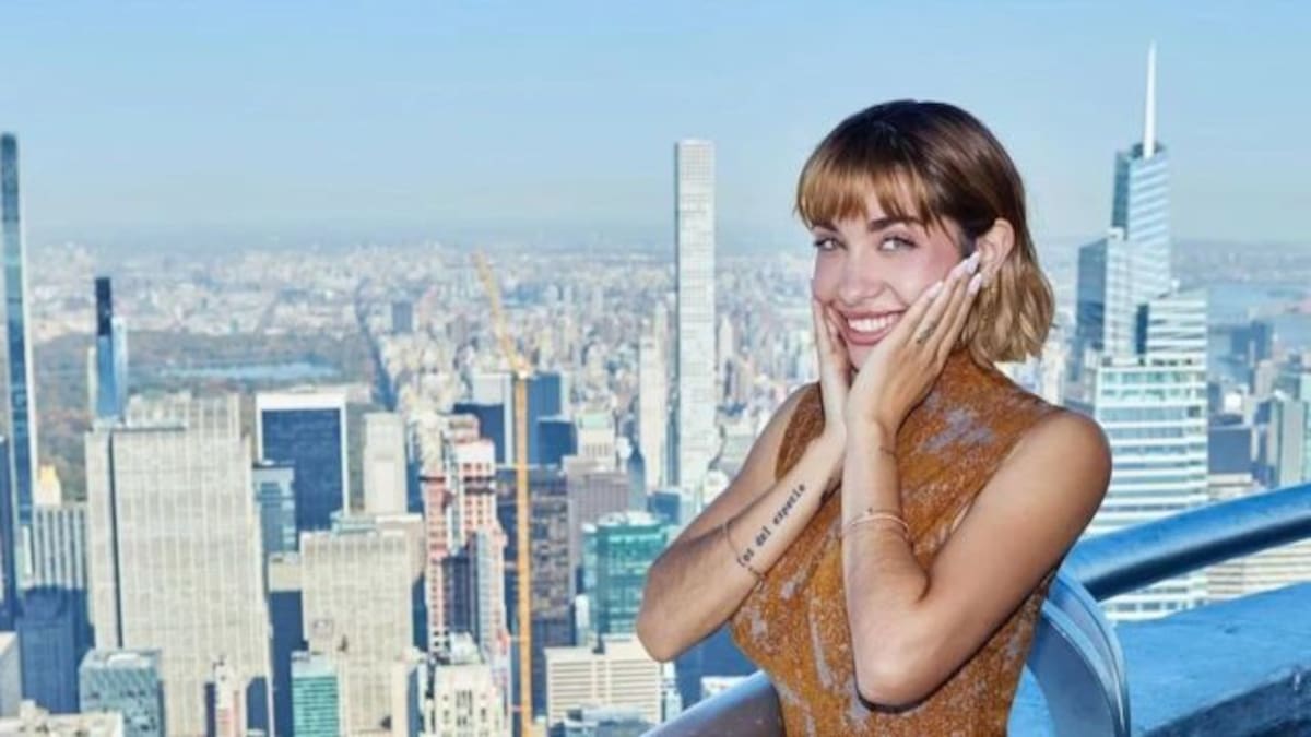 María Becerra encendió las luces del Empire State