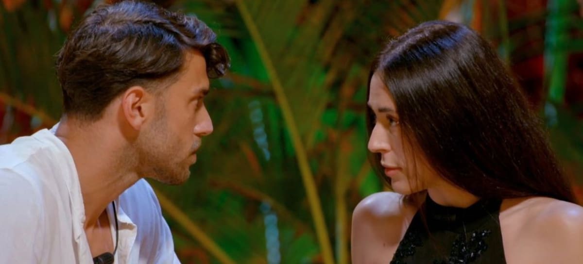 Luis y Julia se reencuentran en la hoguera de confrontación que había pedido ella en 'La isla de las tentaciones 10'.