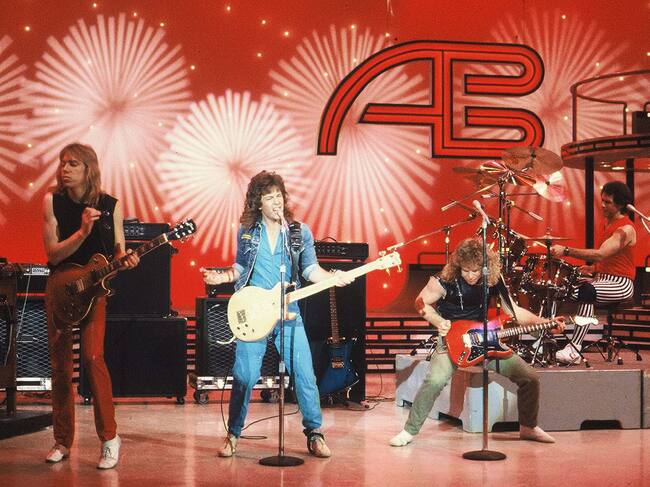 Bon Jovi cantando &quot;Runaway&quot; en American Bandstand.