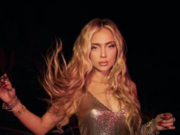 Ana Mena nos pone en pie con ‘Mezzanotte’, su nuevo éxito en italiano