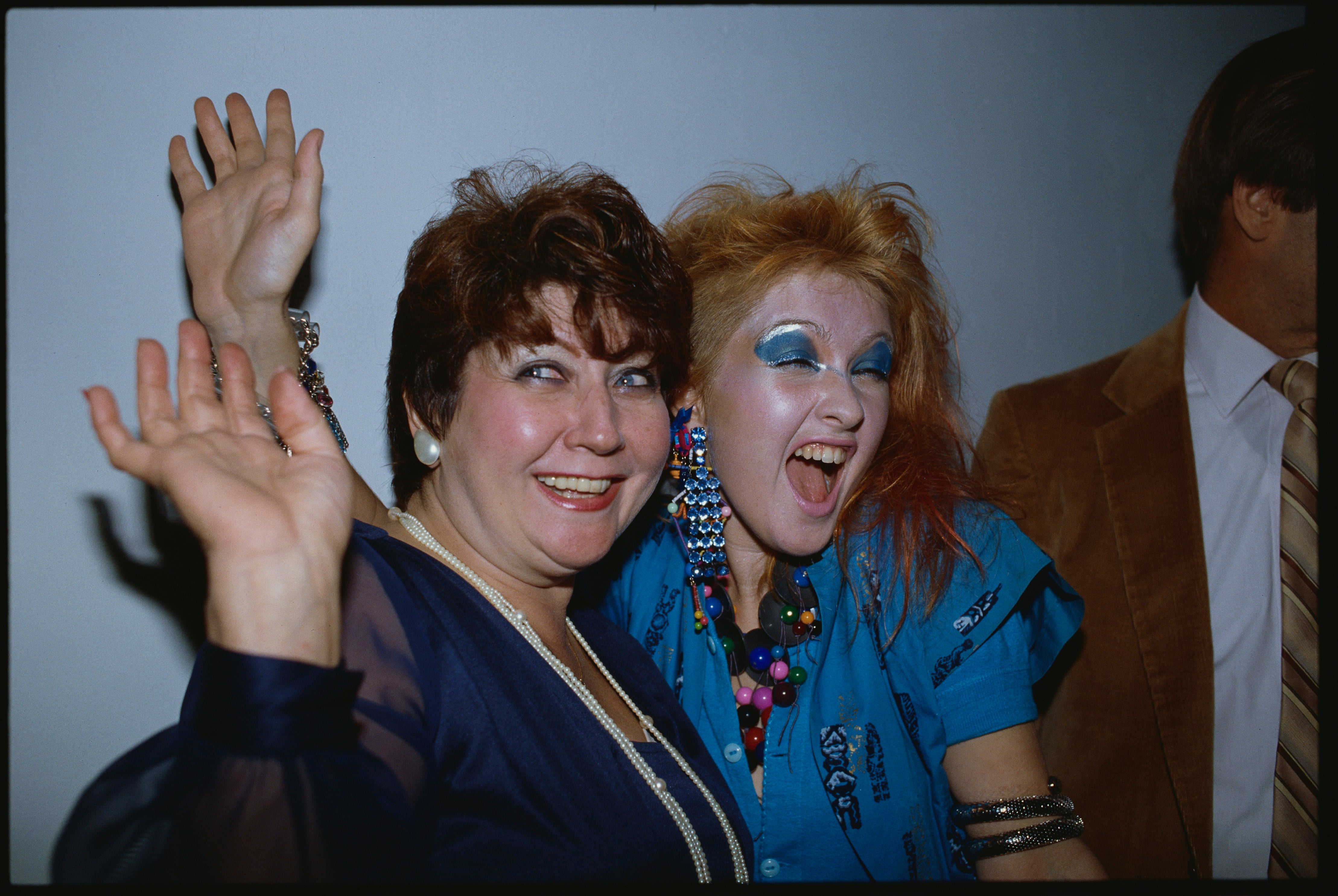 Cyndi Lauper con su madre