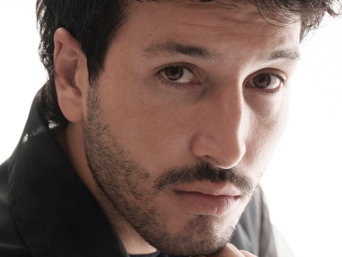 ‘Lo Que Me Pasa Con Vos’, la colaboración de Sebastián Yatra con Alonso: “Aprendimos a creer en la magia”