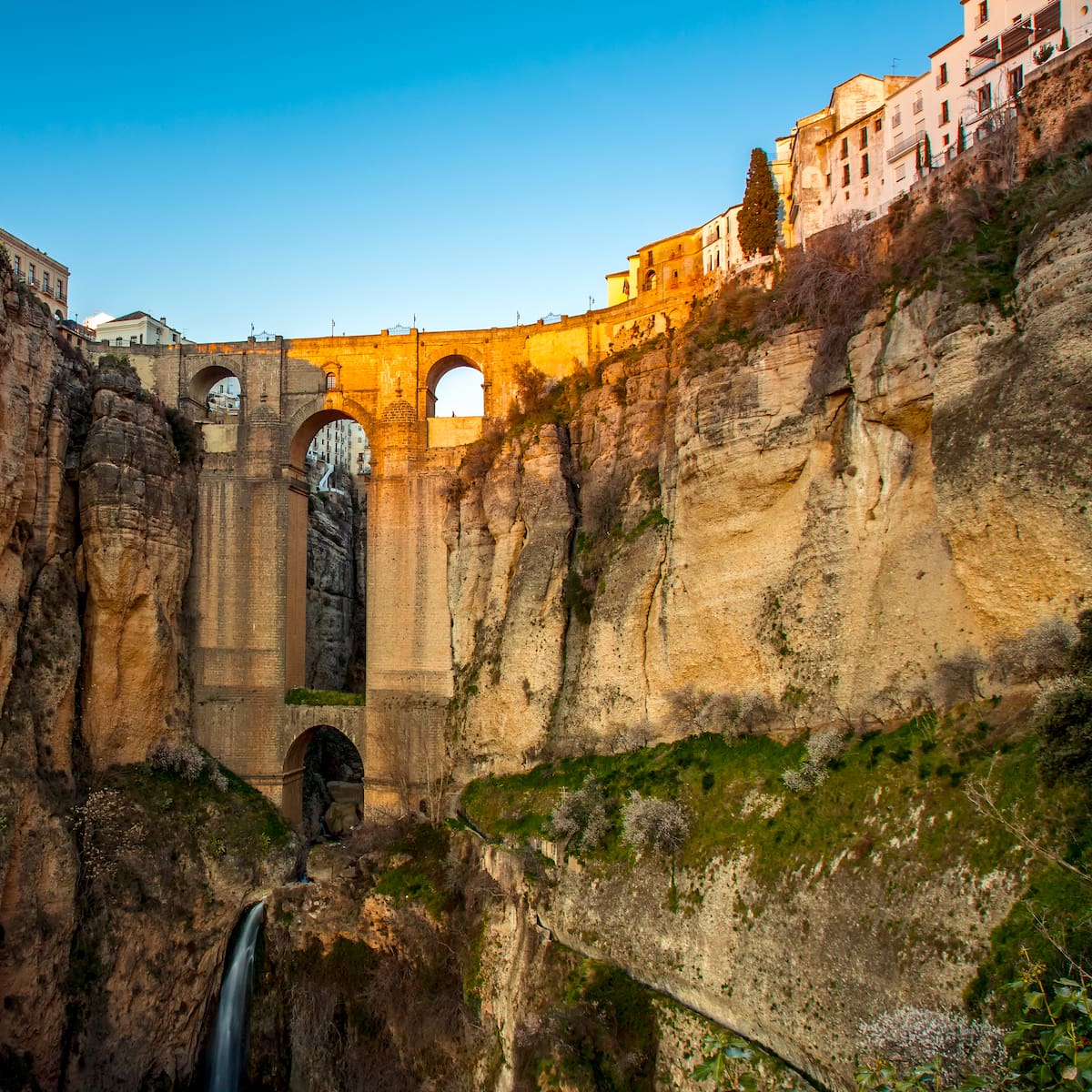 Pequeños grandes destinos de España donde escaparse en el puente de Semana Santa de última hora