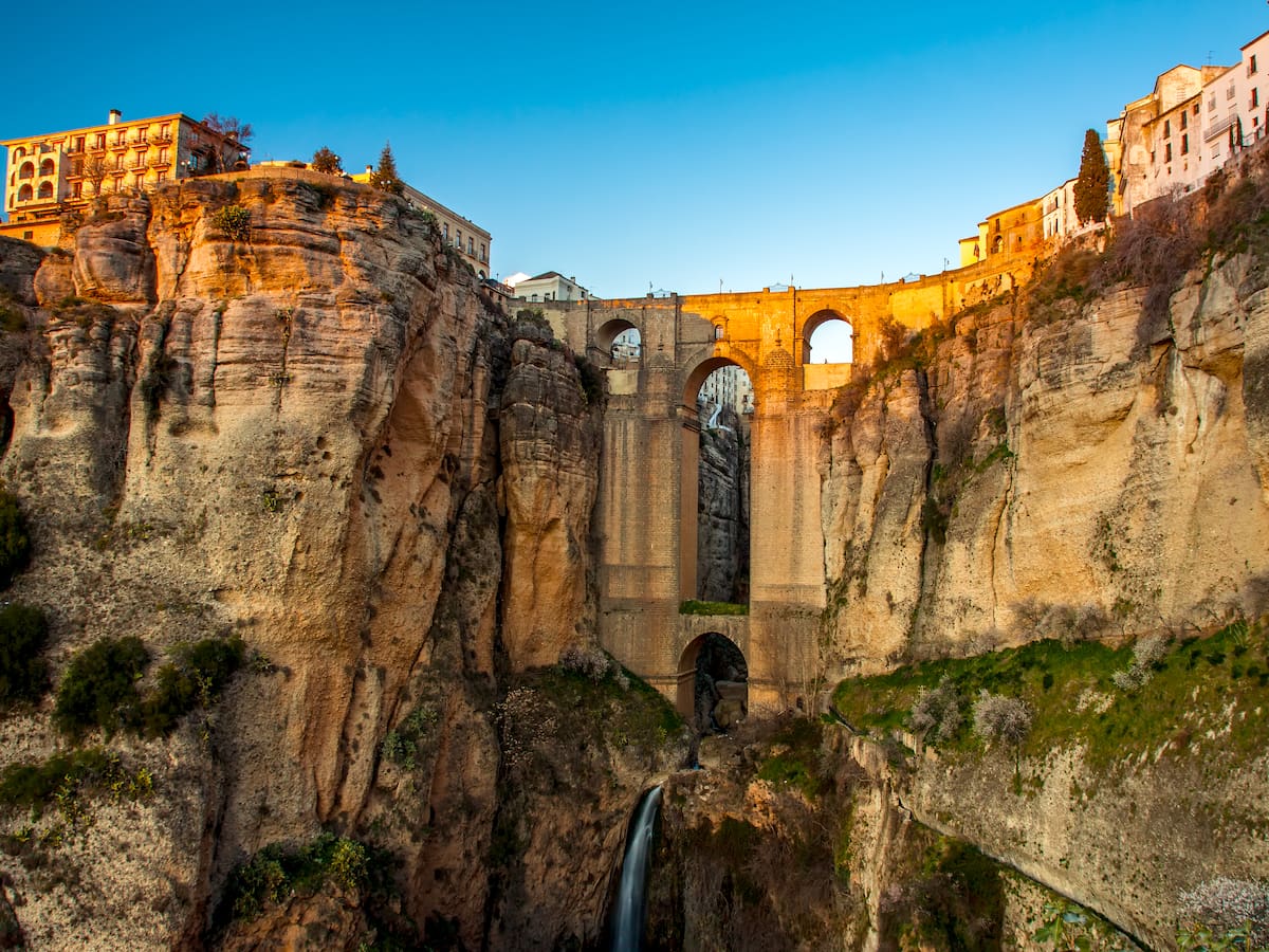 Pequeños grandes destinos de España donde escaparse en el puente de Semana Santa de última hora