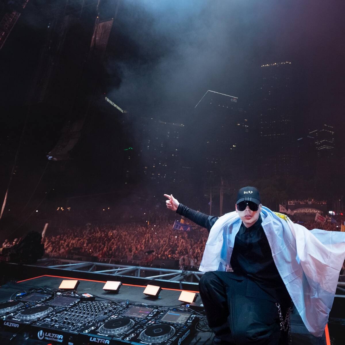 Bizarrap conquista Ultra Miami en buena compañía: Daddy Yankee y Skrillex le acompañan en el set