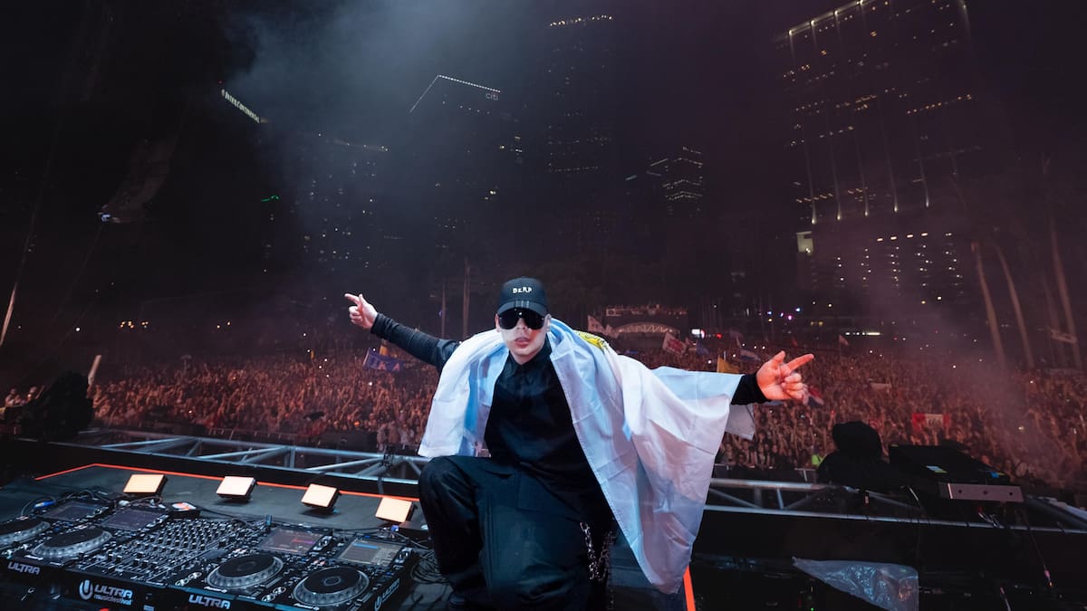 Bizarrap conquista Ultra Miami en buena compañía: Daddy Yankee y Skrillex le acompañan en el set