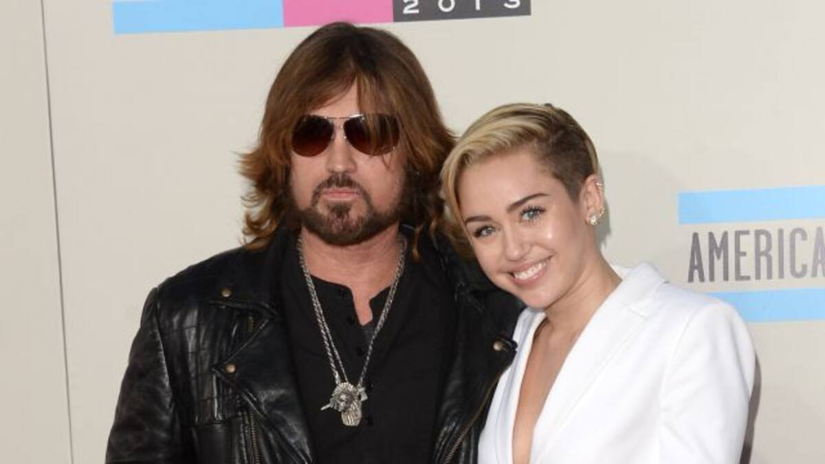 Miley Cyrus emociona las redes con un dueto con su padre