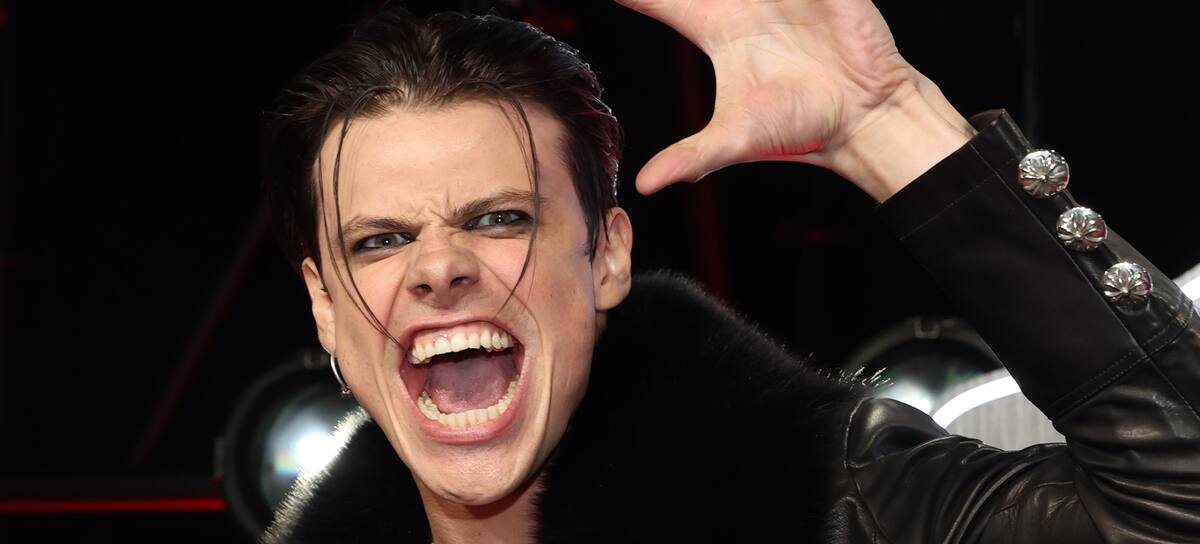 Yungblud, en la alfombra roja de los MTV Video Music Awards 2025.