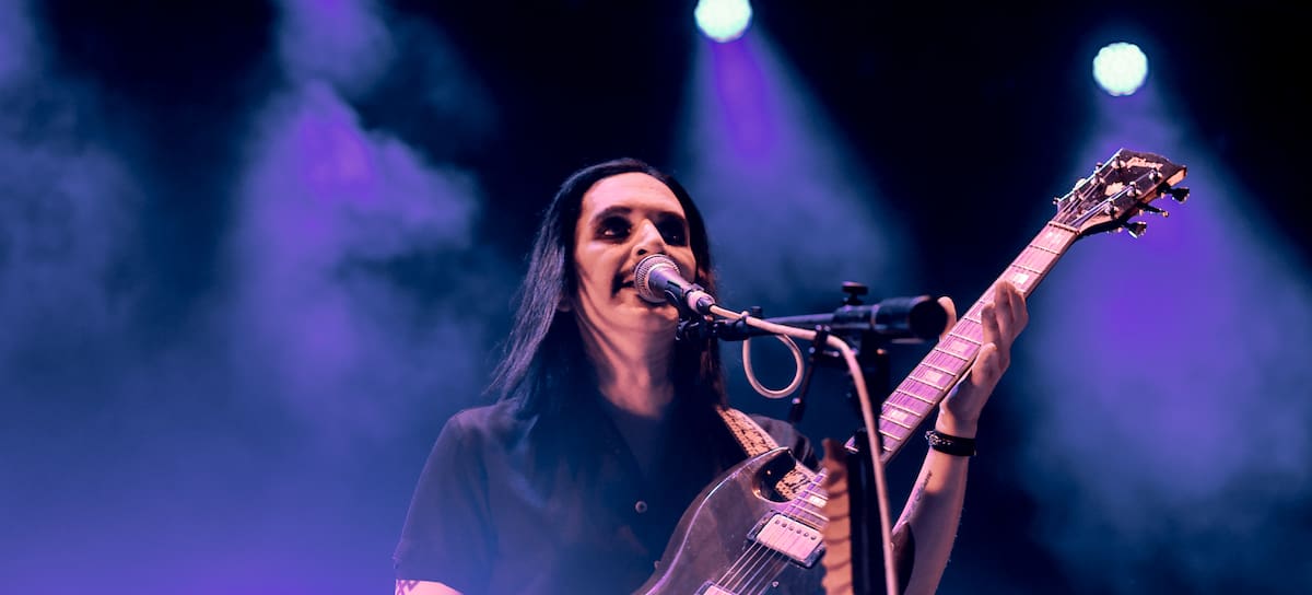 Brian Molko, vocalista de Placebo, durante su concierto en las Noches del Botánico, el 27 de julio de 2023.