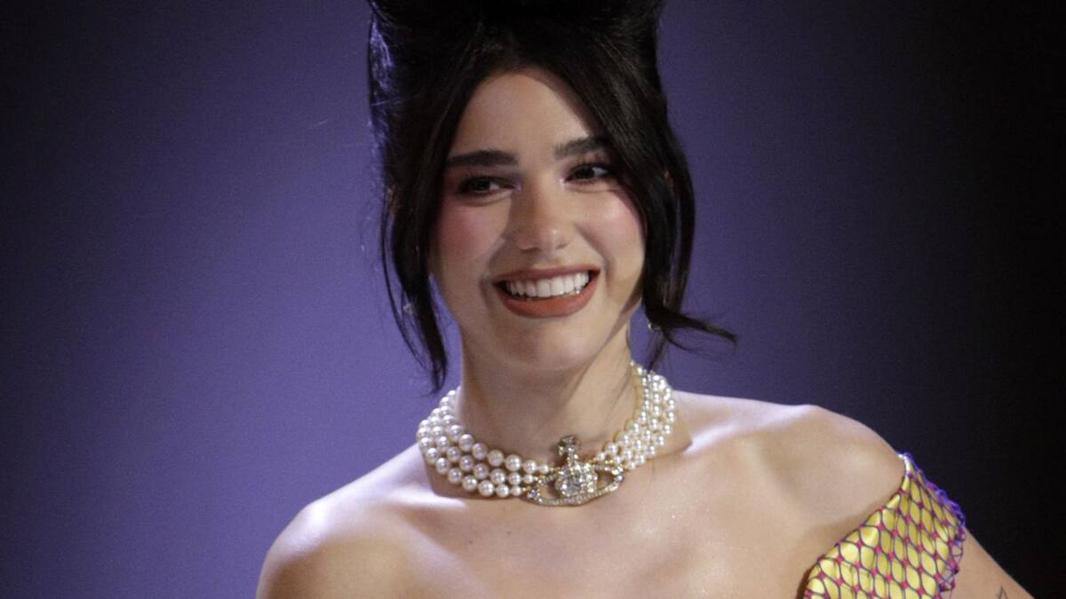 Dua Lipa nos sorprende con sus fotos en el estudio de grabación