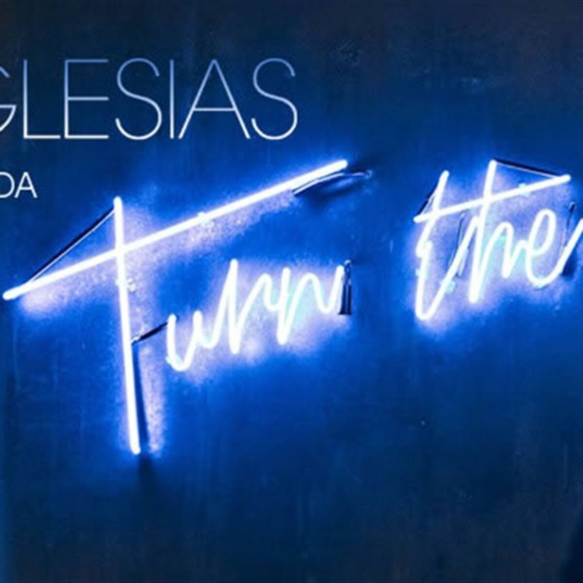 Enrique Iglesias compartió con sus fans la portada de su nuevo sencillo