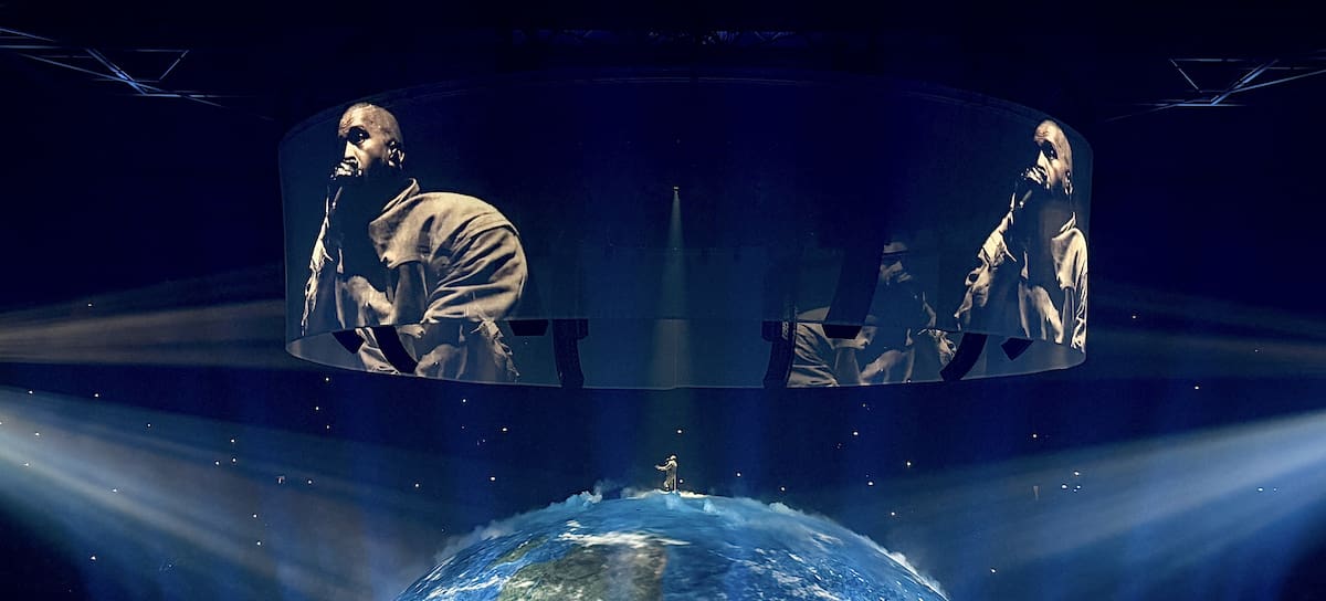 El rapero estadounidense Ye actúa en el escenario del GelreDome de Arnhem, en el este de los Países Bajos, el 6 de junio de 2026. Ye, anteriormente conocido como Kanye West, ha desatado la polémica con declaraciones y canciones que glorifican a Adolf Hitler, así como con diatribas antisemitas, que él achacó a su trastorno bipolar. El escándalo ha provocado la cancelación de una serie de conciertos
