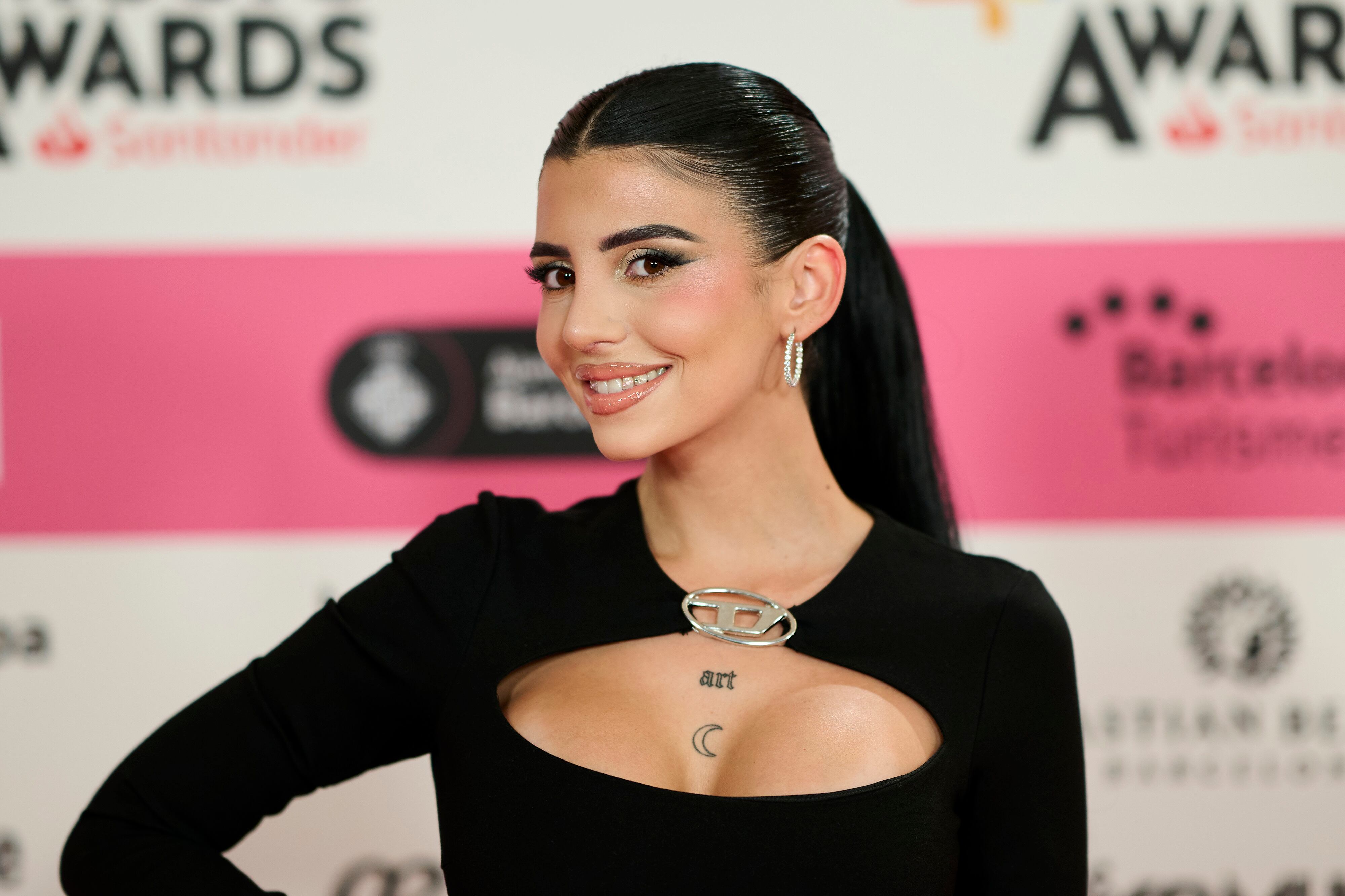 Naiara en la alfombra roja de LOS40 Music Awards en Barcelona, octubre 2024