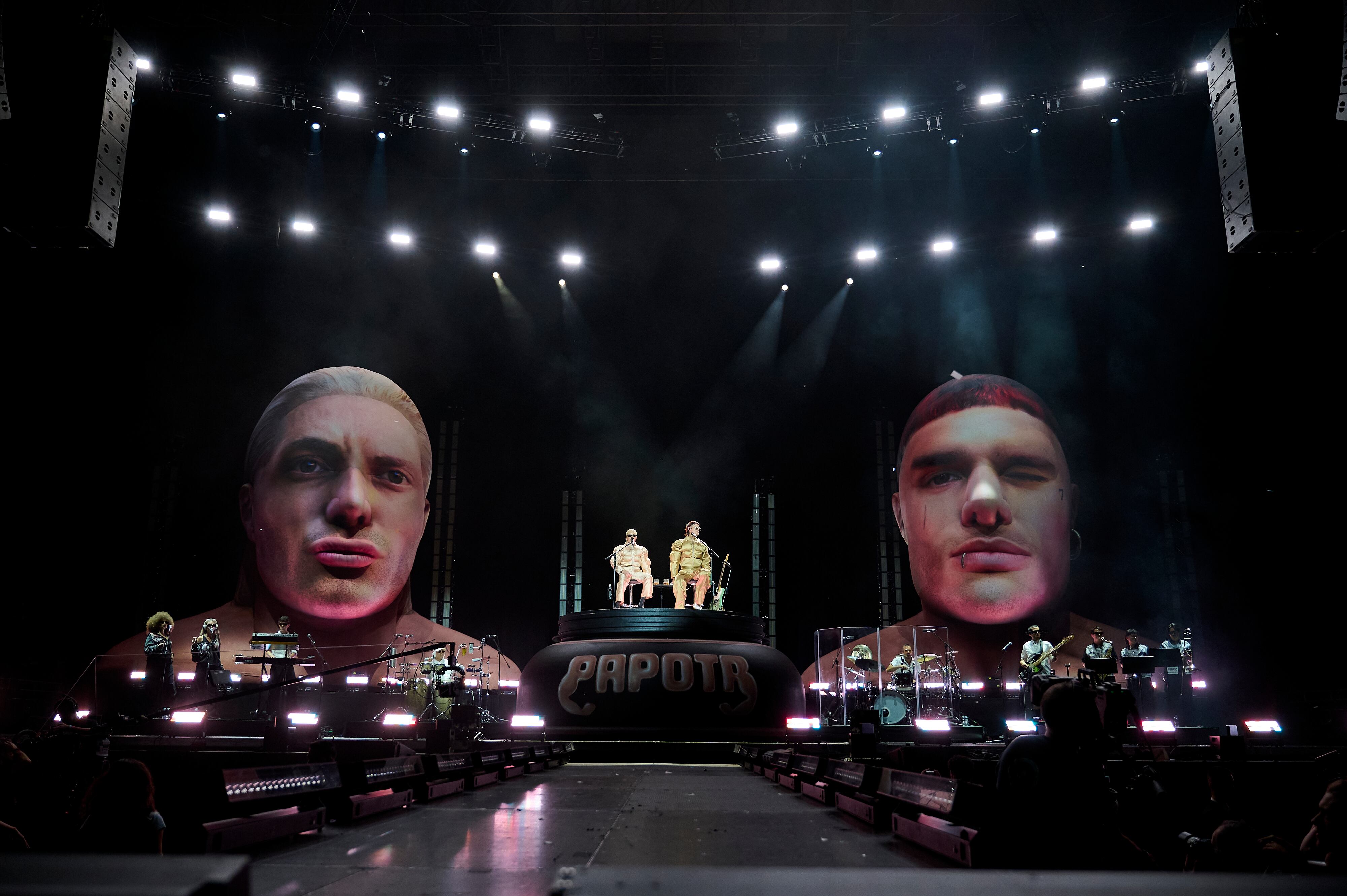 Ca7riel & Paco Amoroso en el Movistar Arena de Madrid, 28 de mayo de 2025.