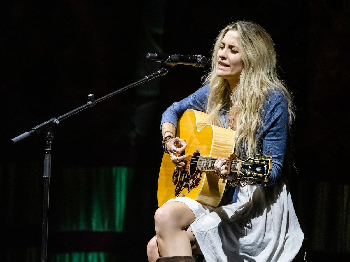 Paris Jackson, la única hija de Michael Jackson, celebra seis años sin alcohol ni drogas en un potente mensaje