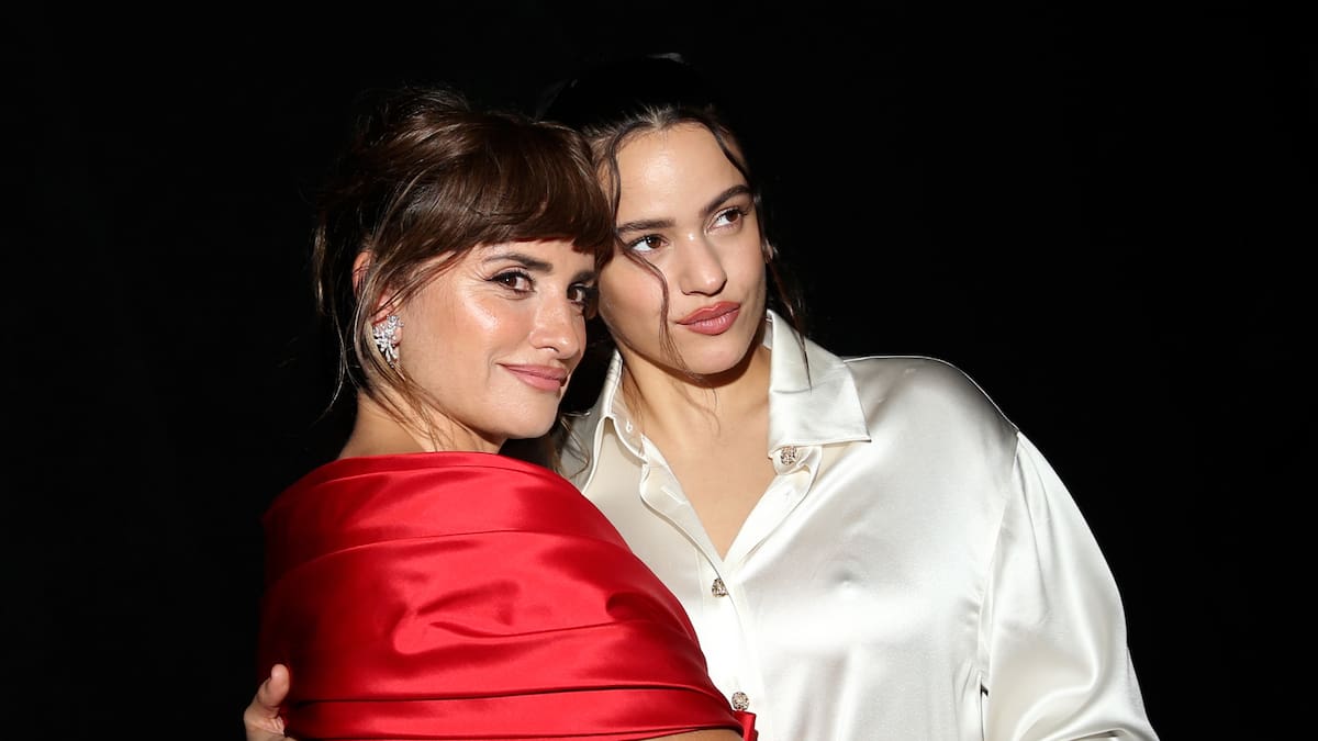 "¿Qué voy a hacer?": la llamada de Bono a Penélope Cruz antes de dedicarle una canción de U2 a Rosalía