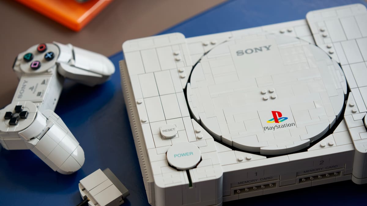 La PlayStation original se convierte en set oficial de LEGO: casi 2.000 piezas, detalles ocultos y pura nostalgia noventera