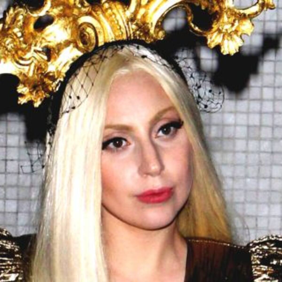 Lady Gaga y un vestido que dejó poco librado a la imaginación