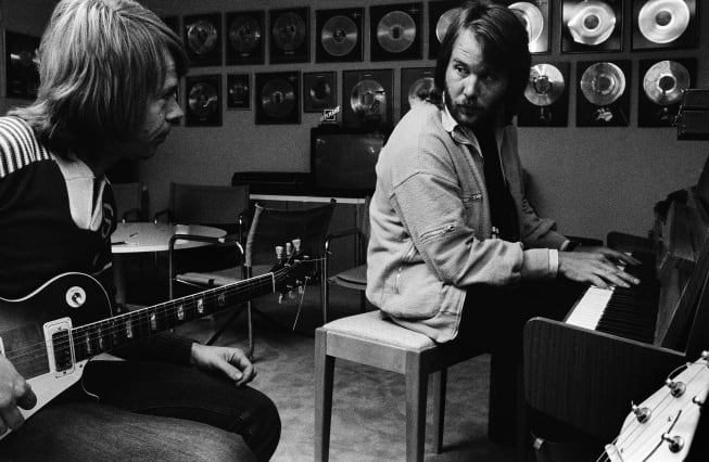 Bjorn Ulvaeus y Benny Andersson en el estudio de grabación