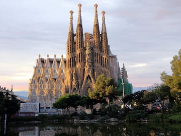 La Sagrada Familia ya es la iglesia más alta del mundo: ¿cuándo estará por fin terminada?