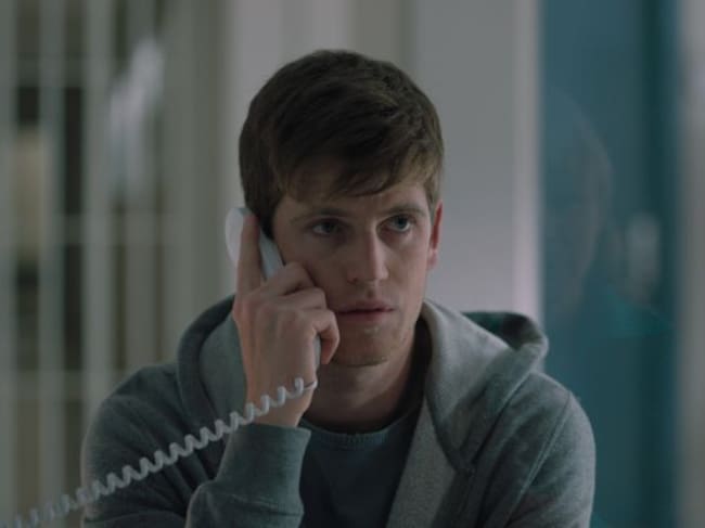 Miguel Bernardeau caracterizado como Sergio en la película 'Josefina' (2021), dirigida por Javier Marco sobre un guion de Belén Sánchez-Arévalo y protagonizada por Emma Suárez y Roberto Álamo