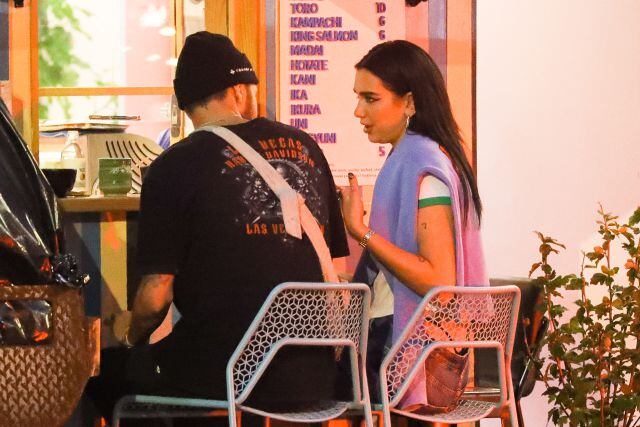 Dua Lipa y Anwar Hadid salen a cenar por Nueva York.