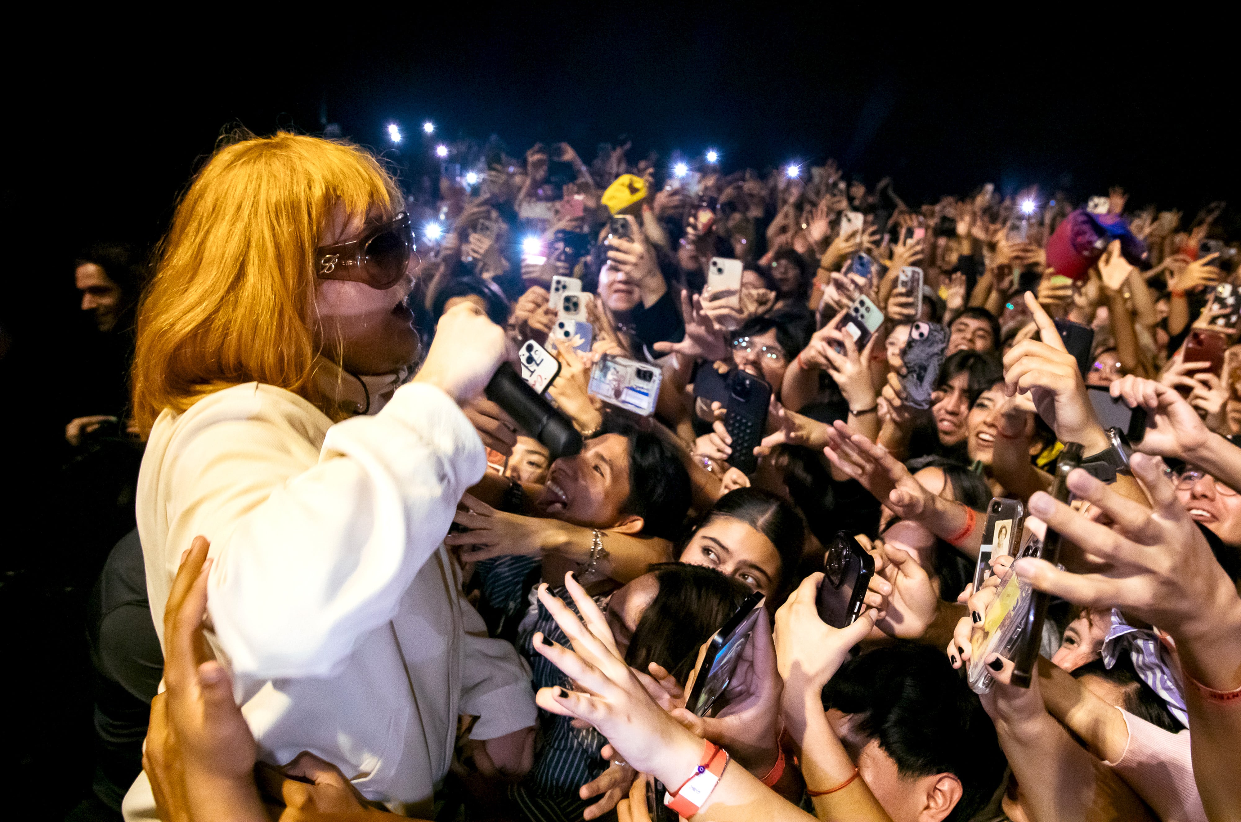 Rusowsky durante su concierto en Monterrey, Mexico en 2025.