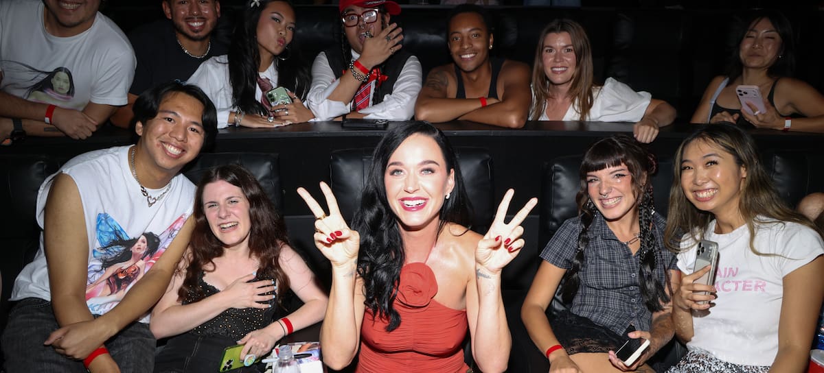 LOS ÁNGELES, CALIFORNIA - 26 DE AGOSTO: Katy Perry asiste a la proyección VIP de Katy Perry: The Lifetimes Tour - Live from Paris en AMC The Grove 14 el 26 de agosto de 2026 en Los Ángeles, California. (Foto de John Shearer/Getty Images para 10 Lives Studios, LLC)