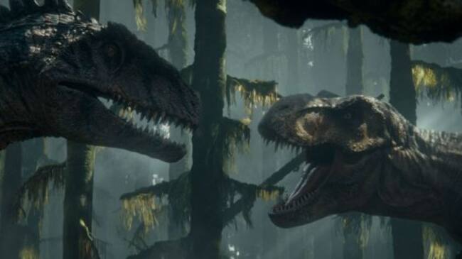 Una palea entre dinosaurios en 'Jurassic World: Dominion'.