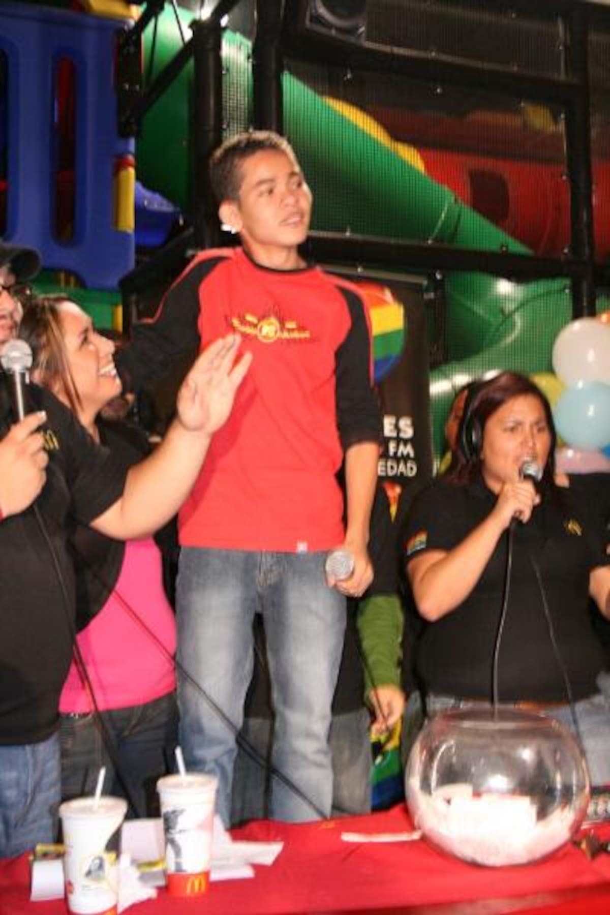 La Hora sin Nombre Segundo Aniversario Mc Donald's Zapote