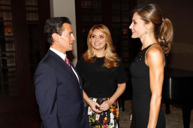 La Reina Letizia con el presidente de México y su mujer, antes de la cena.