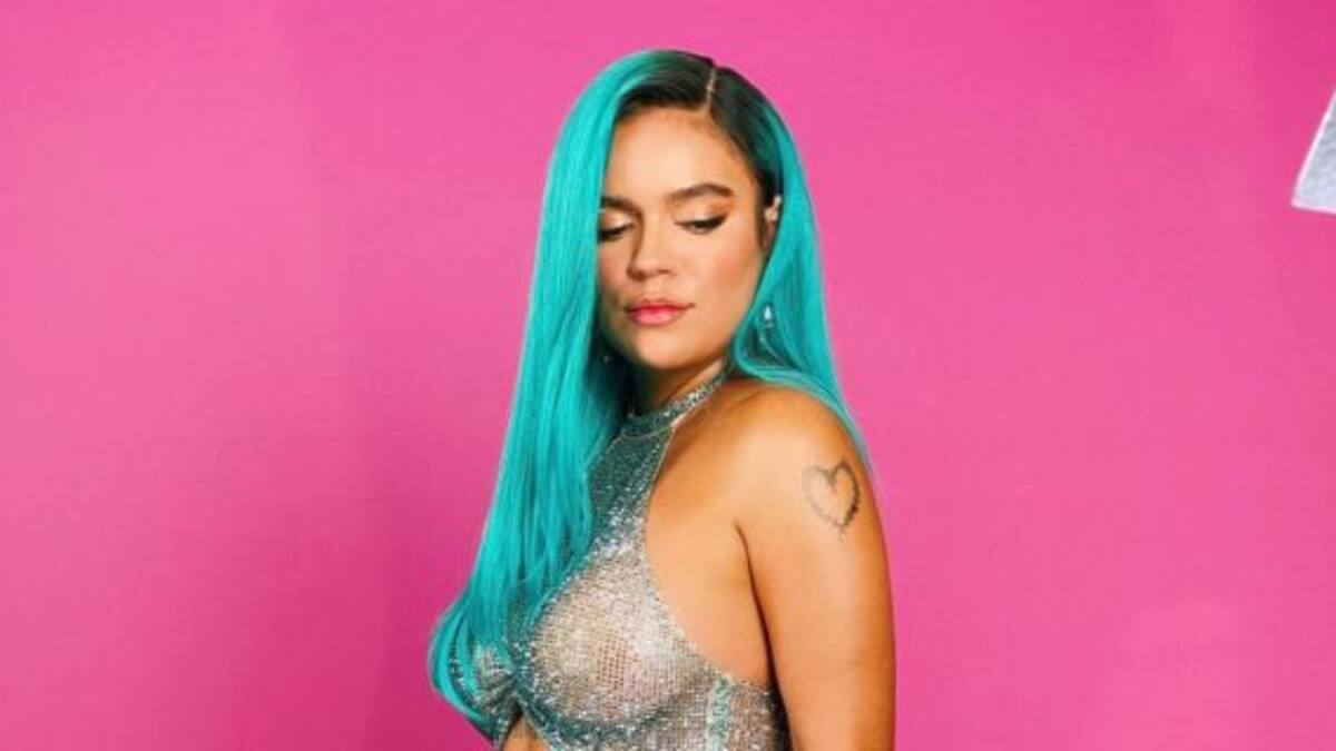 Karol G se despide de su pelo azul y comienza una nueva etapa musical
