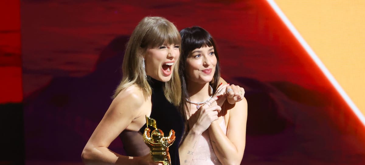 Taylor Swift y Dakota Johnson, en los MTV VMAs 2026.