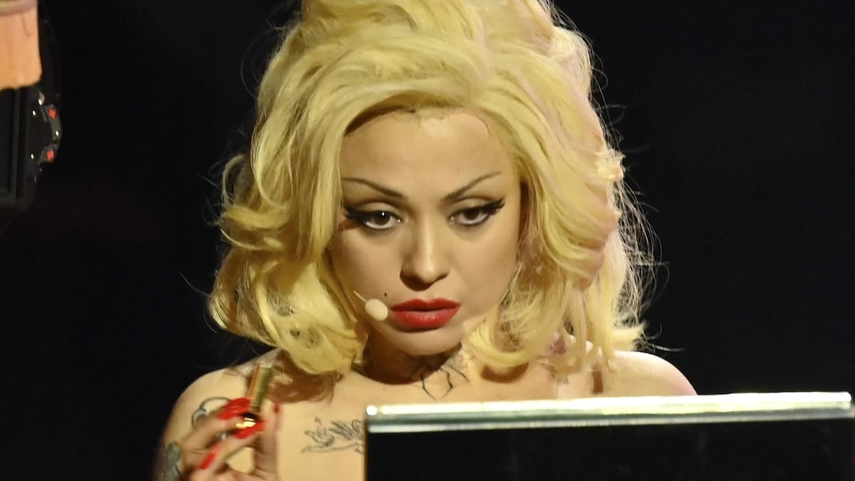 Mon Laferte triunfa en Viña del Mar incluso antes de su concierto: Reconocimientos, actuación con Juanes y muchas emociones