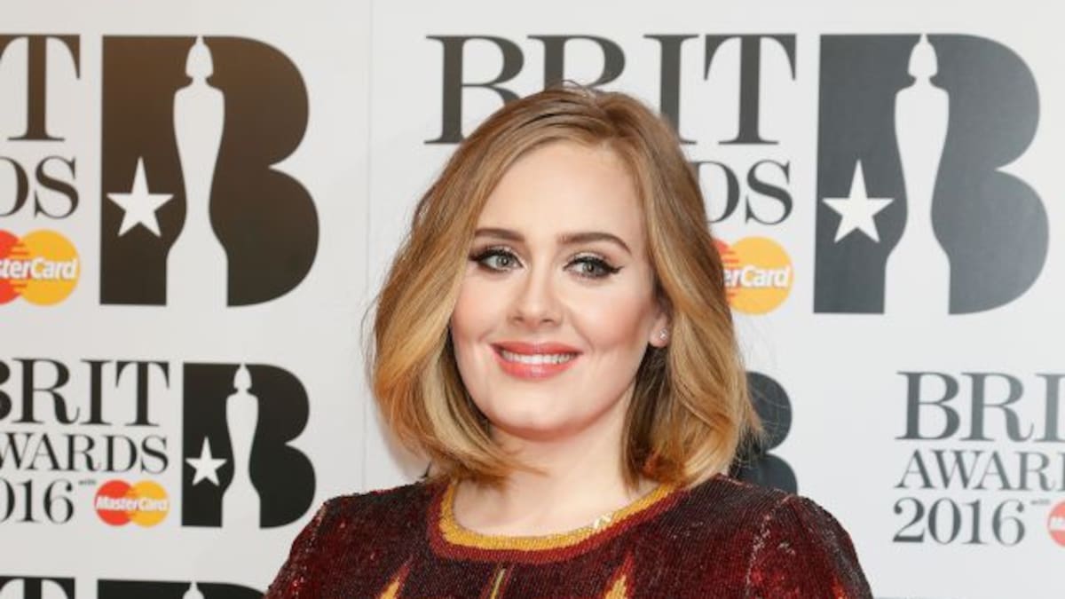Adele triunfa en los premios a los que sí fue Rihanna