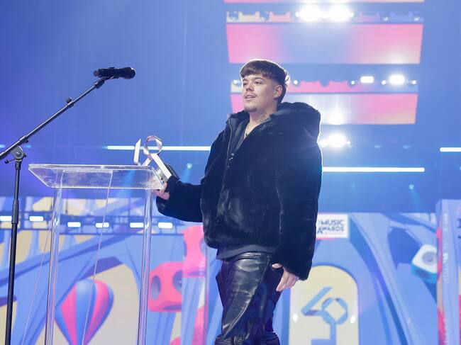 Ponerle a su crush la música de BadGyal tiene premio y así lo celebró Saiko junto a sus colaboradores.