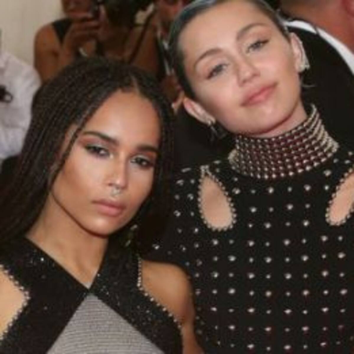 Miley Cyrus y la hija de Lenny Kravitz lanzan canción juntas