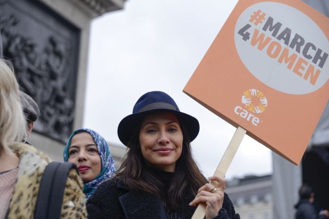 Natalie Imbruglia, durante la marcha del 4 de marzo en Londres, defendiendo la igualdad entre hombres y mujeres.