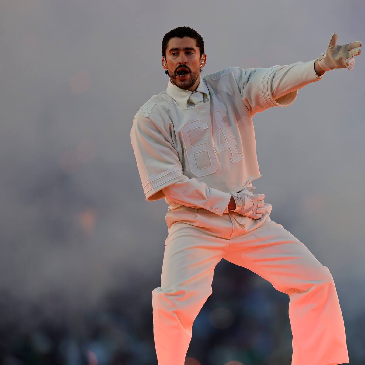 Bad Bunny llega a la Asamblea de Madrid: la propuesta de la izquierda contra el guiño de Ayuso a Trump por la Medalla de Madrid