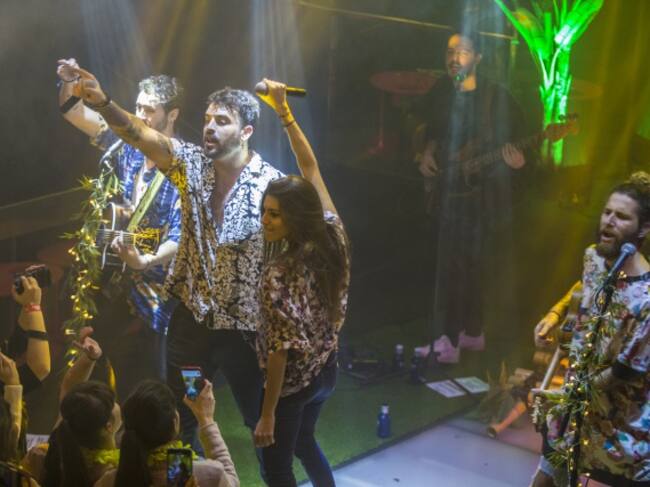 Ana Guerra, invitada especial en LOS40 Stage con Bombai