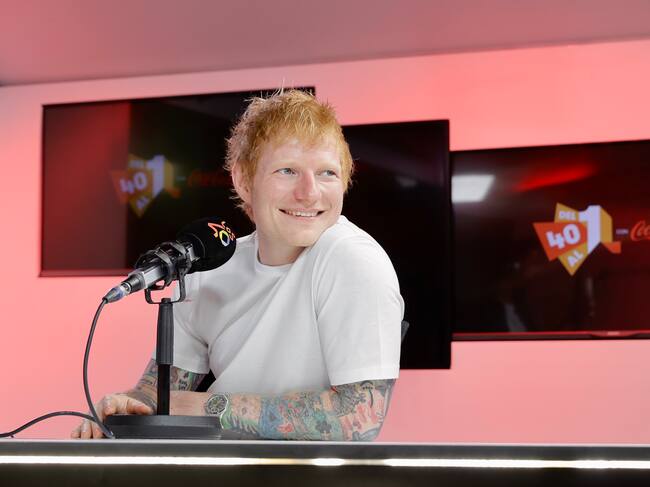 Ed Sheeran pisaba el estudio de LOS40 para sorpresa del público allí presente y de los oyentes al otro lado de la radio.