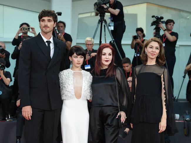 Jacob Elordi, Cailee Spaen, Priscilla Presley y Sofia Coppola en el Festival Internacional de Cine de Venecia, el 4 de septiembre de 2023.