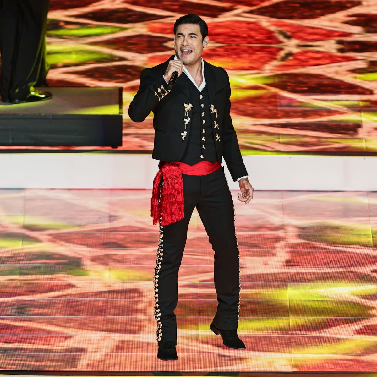Carlos Rivera y su guiño a Pixar en el arranque de su gira por España: un momentazo con emoción y mariachis